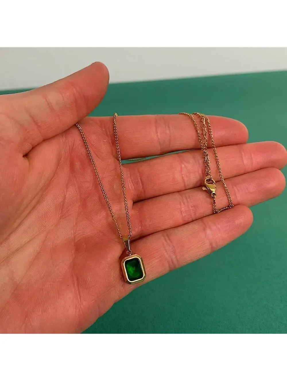 Classy Gold Chain Green jewel pendant necklace. Chain is unisex. 18 inches